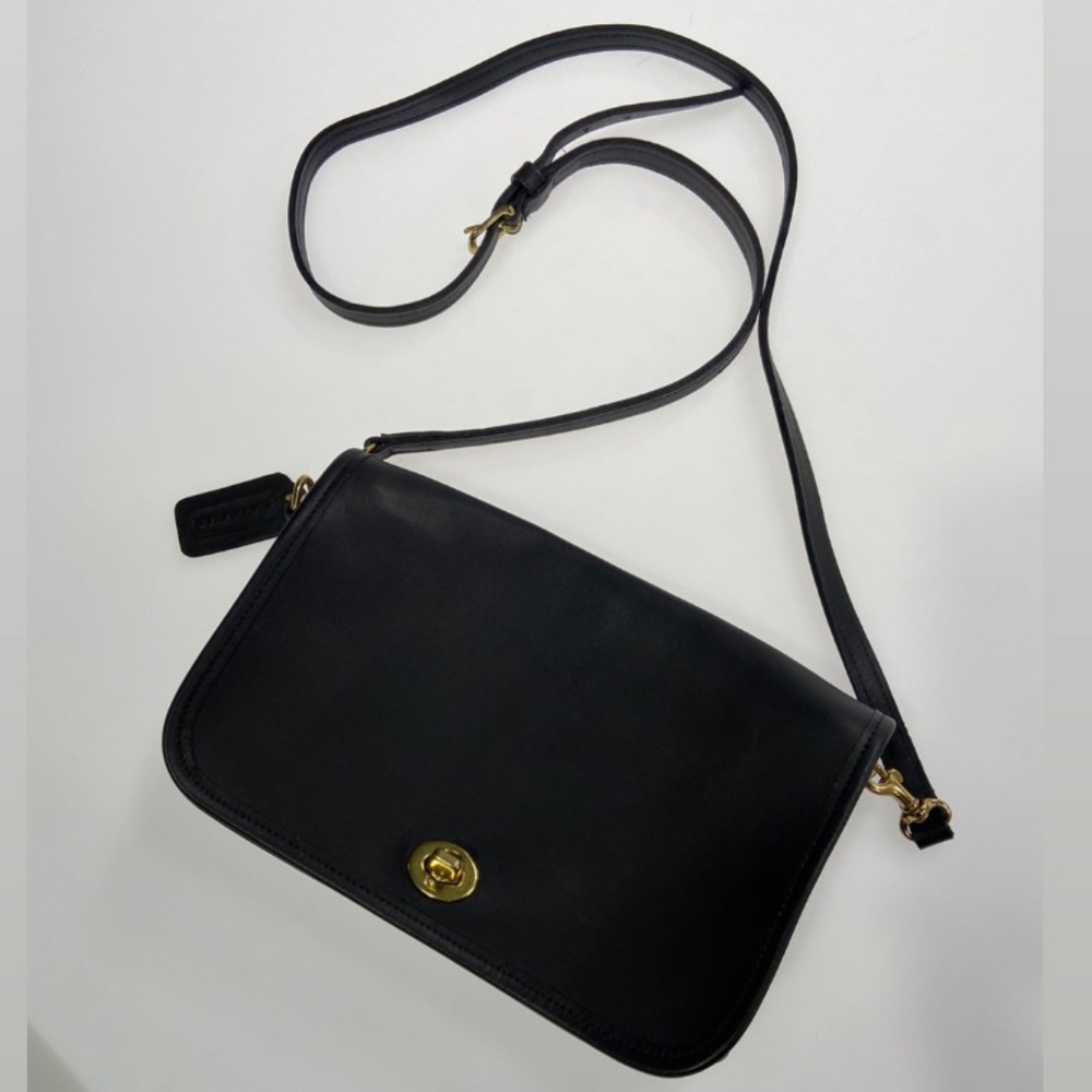 COACH Vintage Pocket handbags Black